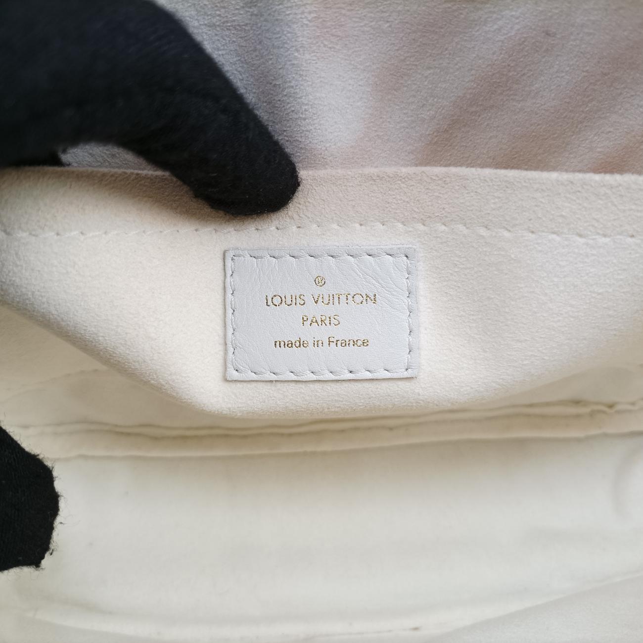 Pre-owned Louis Vuitton New Wave Camera White Leather M53863 shoulderbag | stylenewstar