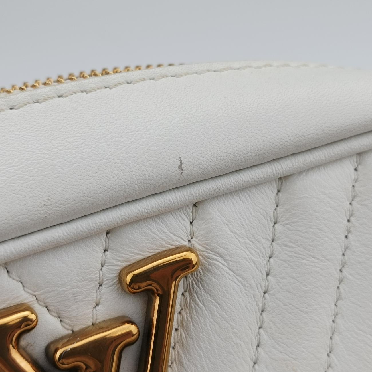 Pre-owned Louis Vuitton New Wave Camera White Leather M53863 shoulderbag | stylenewstar