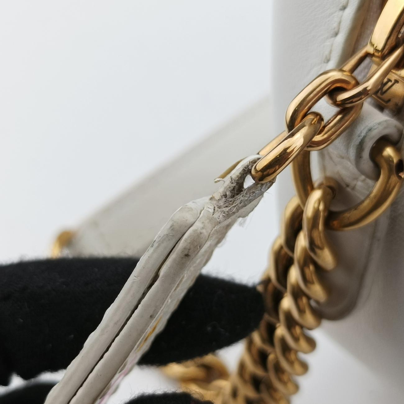 Pre-owned Louis Vuitton New Wave Camera White Leather M53863 shoulderbag | stylenewstar