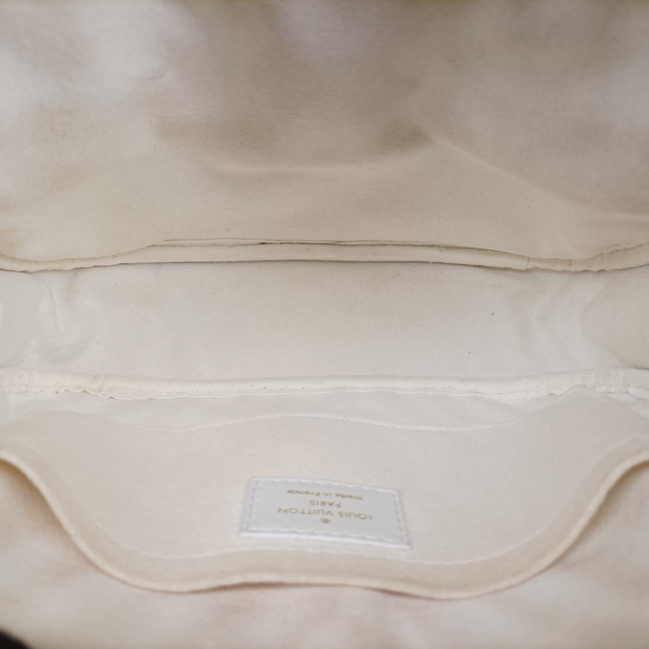 Pre-owned Louis Vuitton New Wave Camera White Leather M53863 shoulderbag | stylenewstar