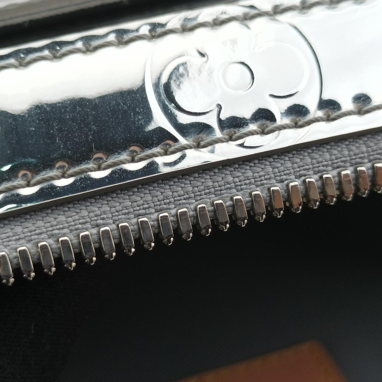 Pre-owned Louis Vuitton Monogram Mirror Handle Soft Trunk Silver Vernis M45885 shoulderbag | stylenewstar