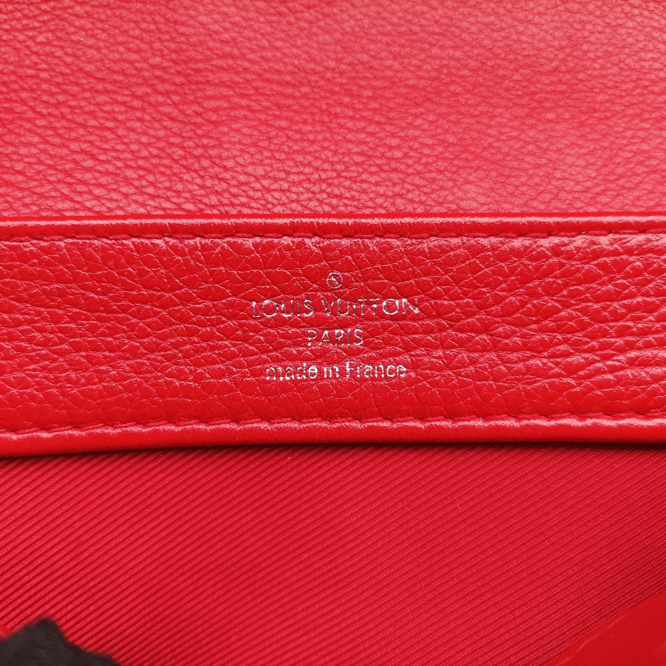 Pre-owned Louis Vuitton Lock Me II BB Ruby Leather M51202 shoulderbag | stylenewstar