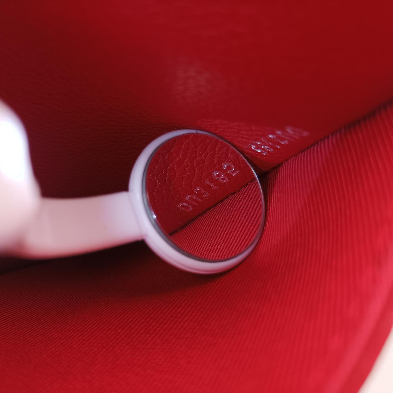 Pre-owned Louis Vuitton Lock Me II BB Ruby Leather M51202 shoulderbag | stylenewstar