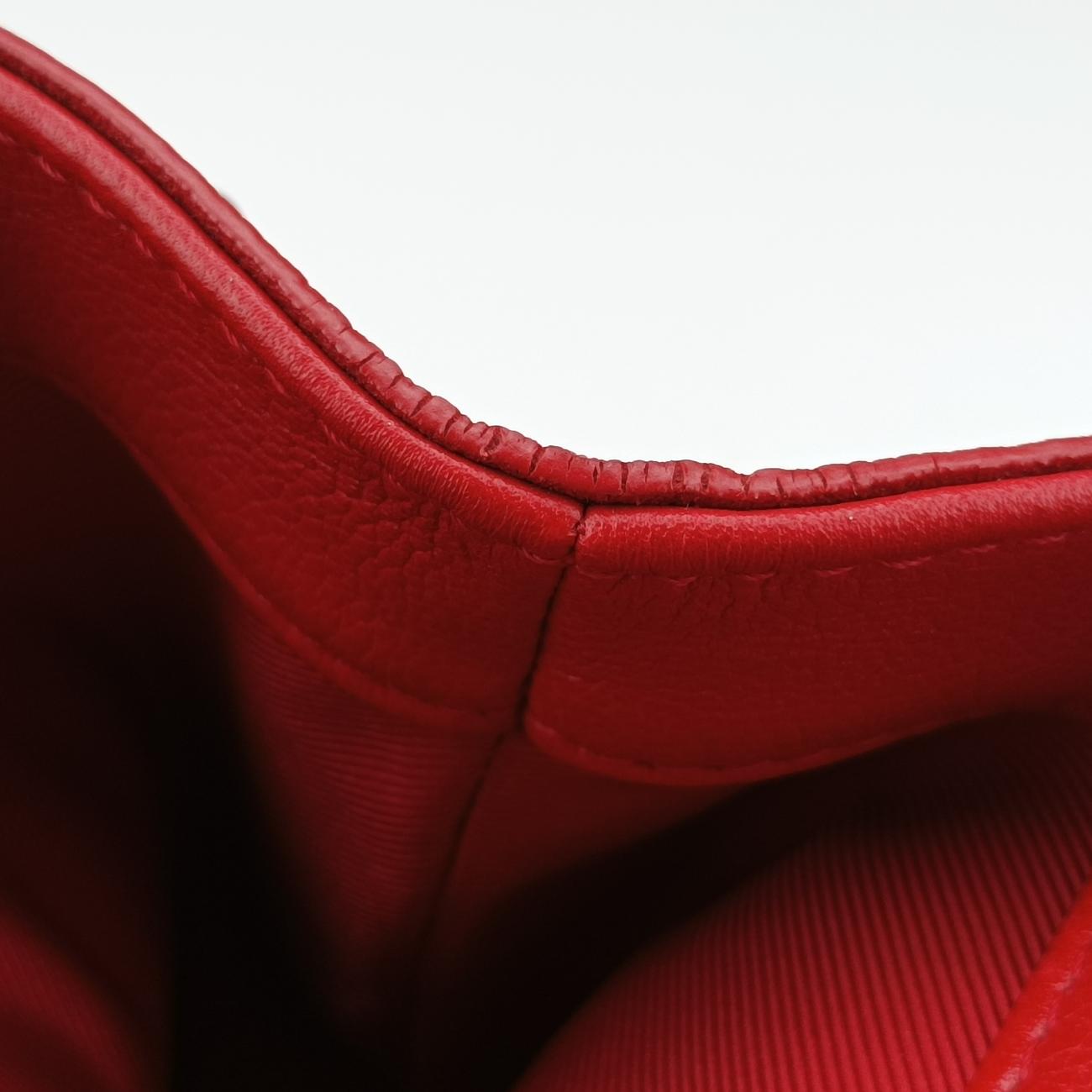 Pre-owned Louis Vuitton Lock Me II BB Ruby Leather M51202 shoulderbag | stylenewstar