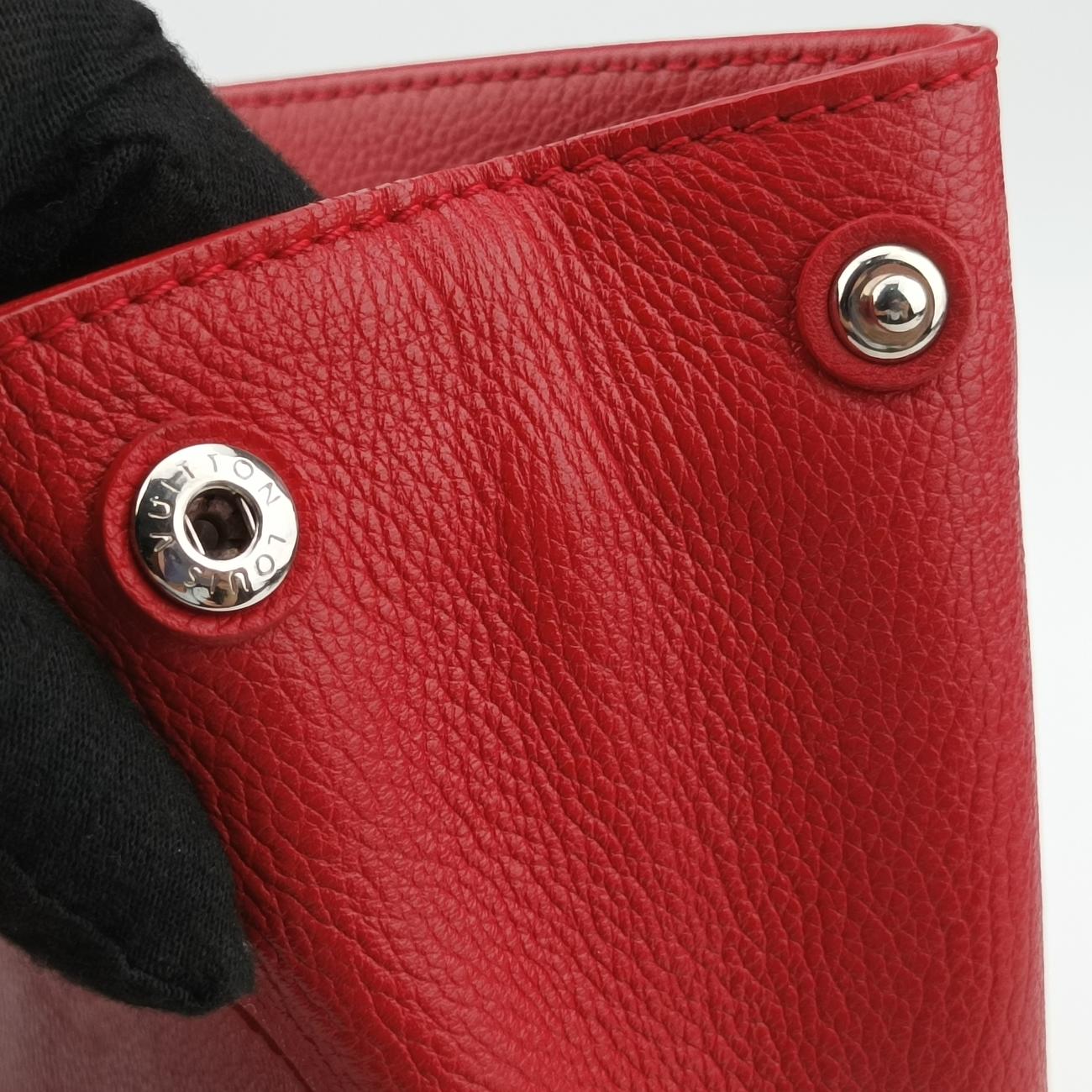 Pre-owned Louis Vuitton Lock Me II BB Ruby Leather M51202 shoulderbag | stylenewstar