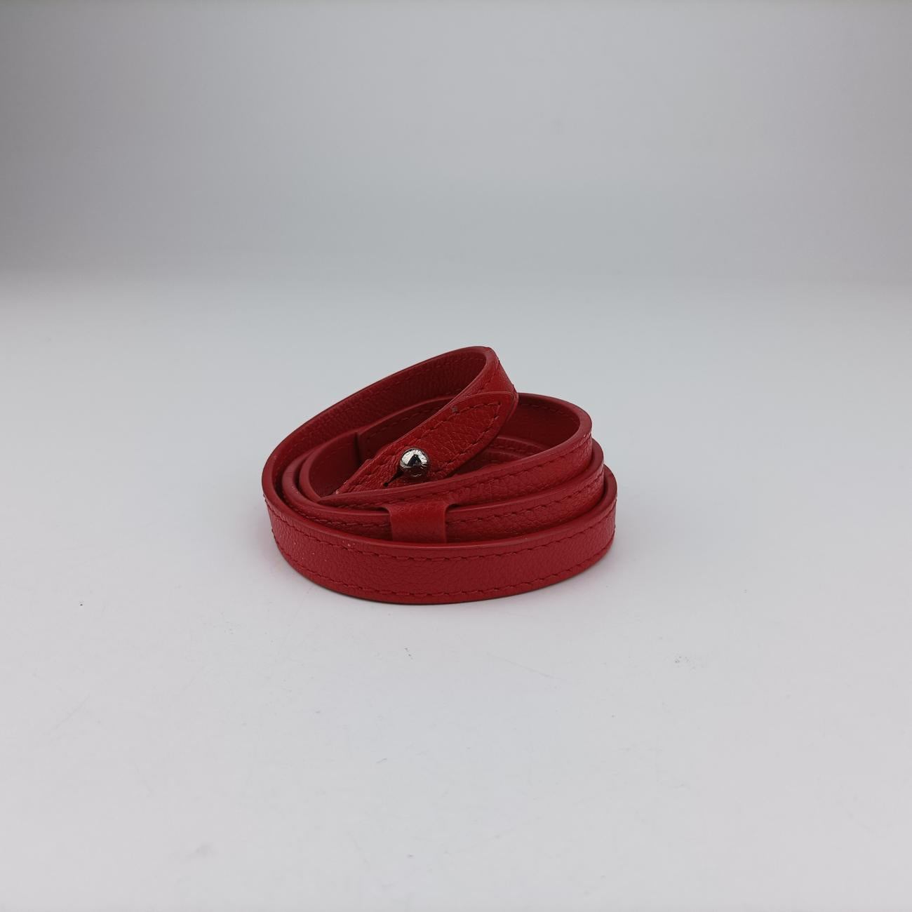 Pre-owned Louis Vuitton Lock Me II BB Ruby Leather M51202 shoulderbag | stylenewstar