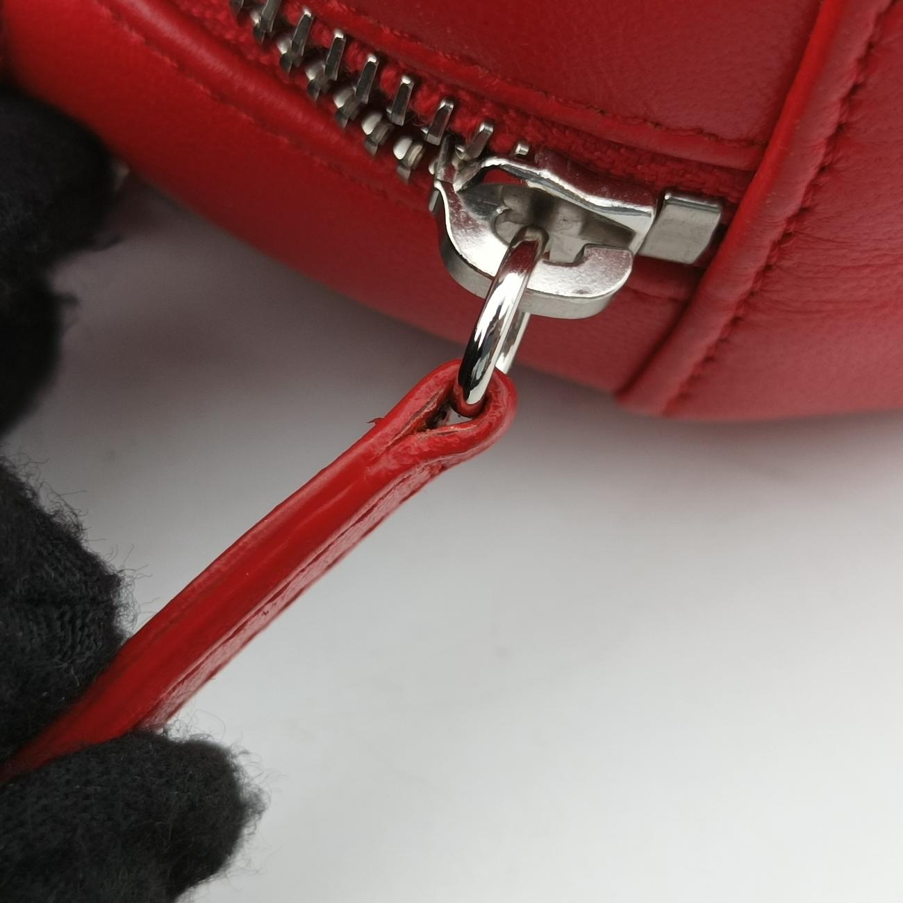 Pre-owned Chanel Color Pop CC Round Red / Pink lambskin AP0060 shoulderbag | stylenewstar