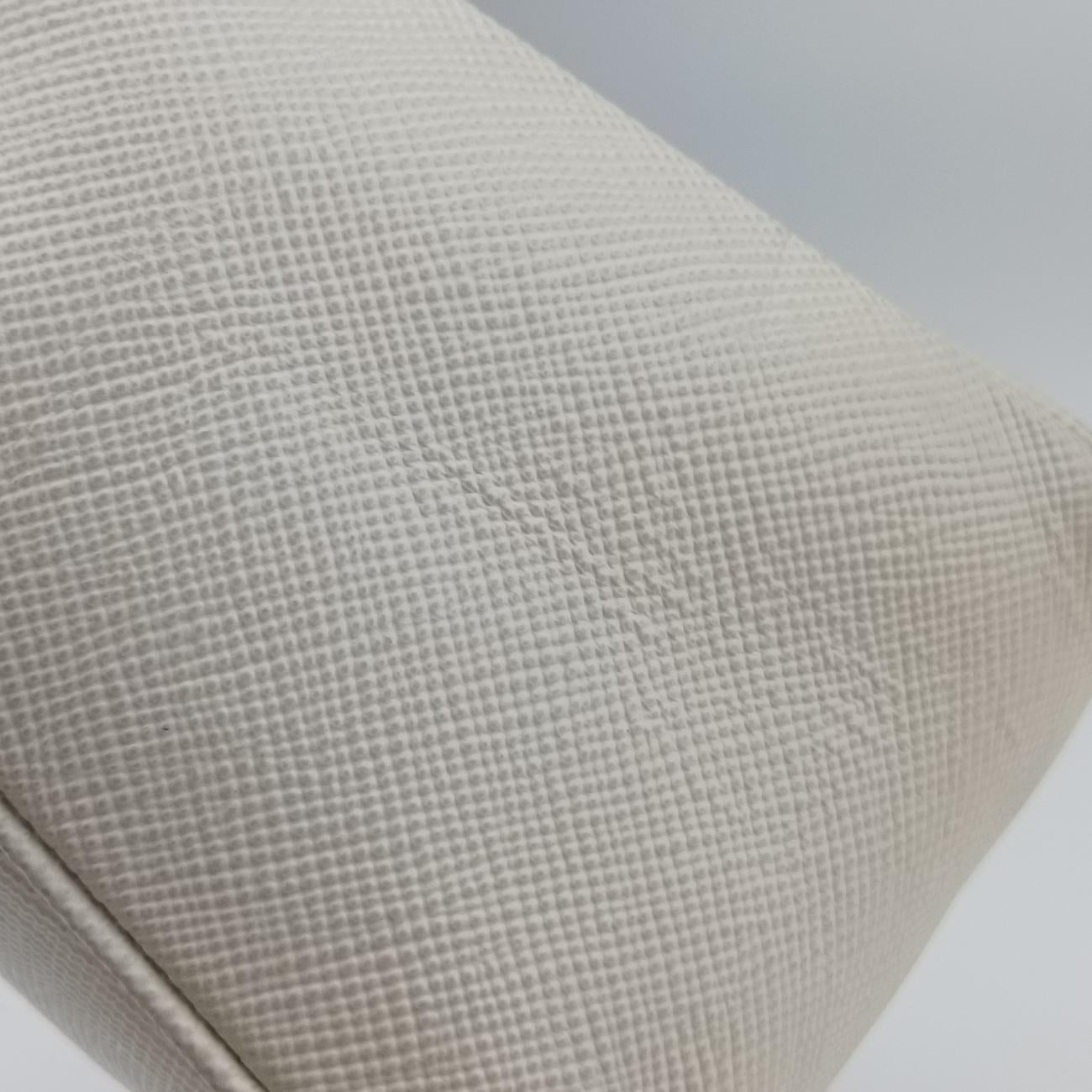 Vintage Prada Triangle Logo Plate White SAFFIANO Leather  shoulderbag | stylenewstar