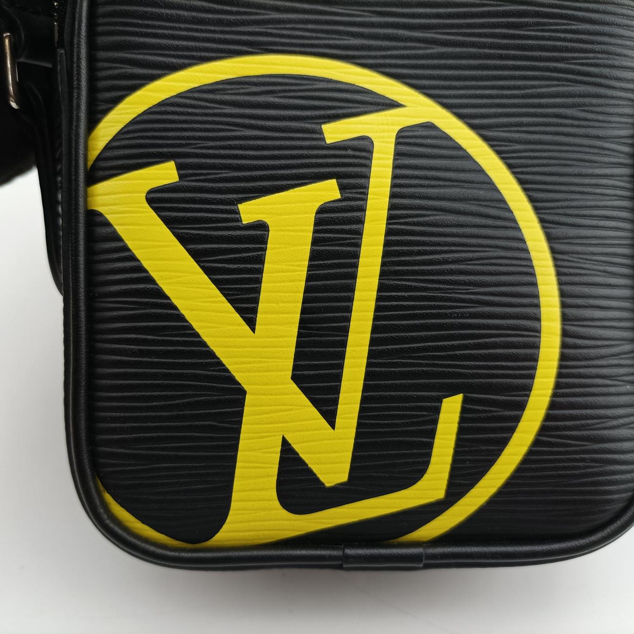 Secondhand Louis Vuitton DANUBE Black epi M55120 shoulderbag | stylenewstar