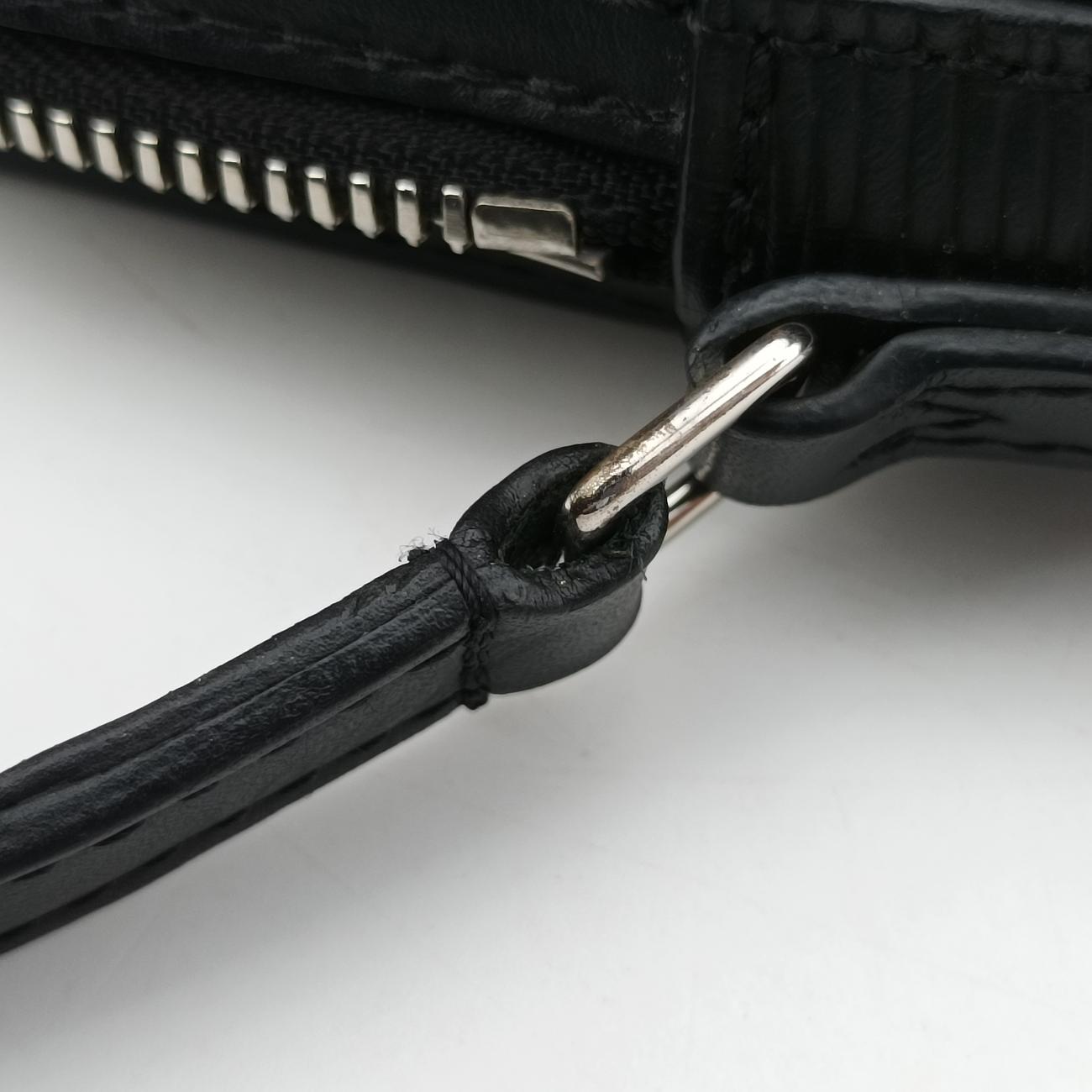 Secondhand Louis Vuitton DANUBE Black epi M55120 shoulderbag | stylenewstar