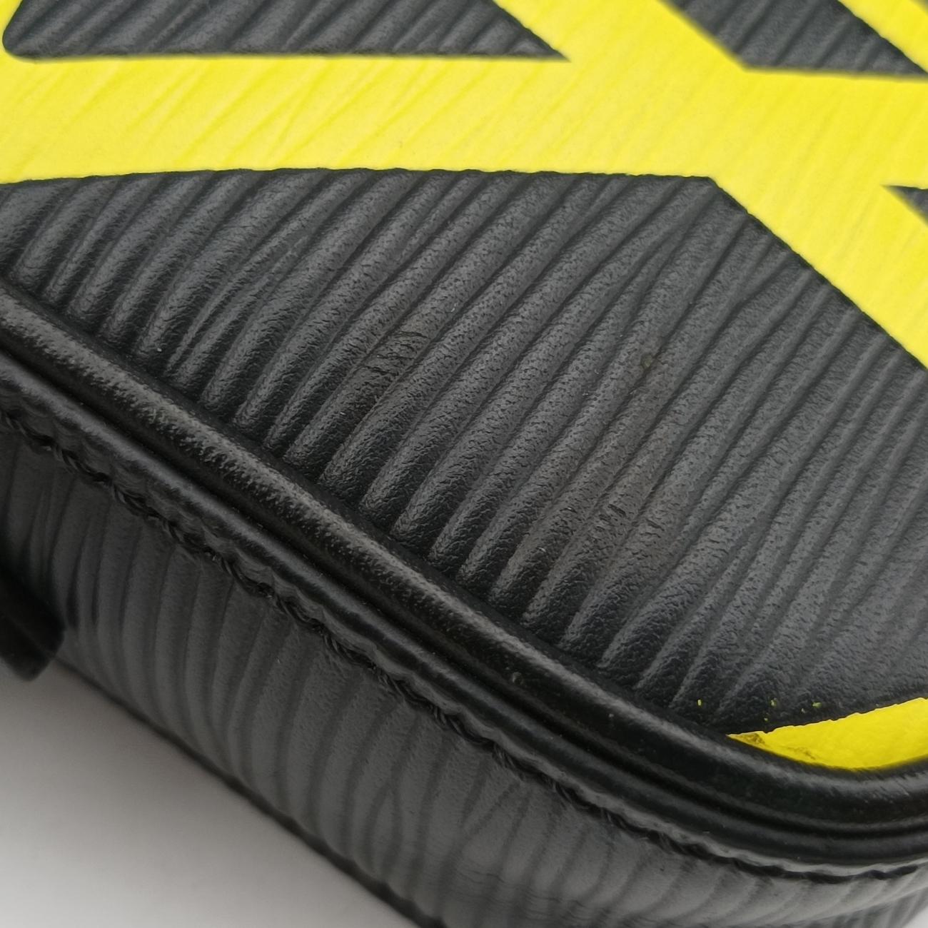 Secondhand Louis Vuitton DANUBE Black epi M55120 shoulderbag | stylenewstar