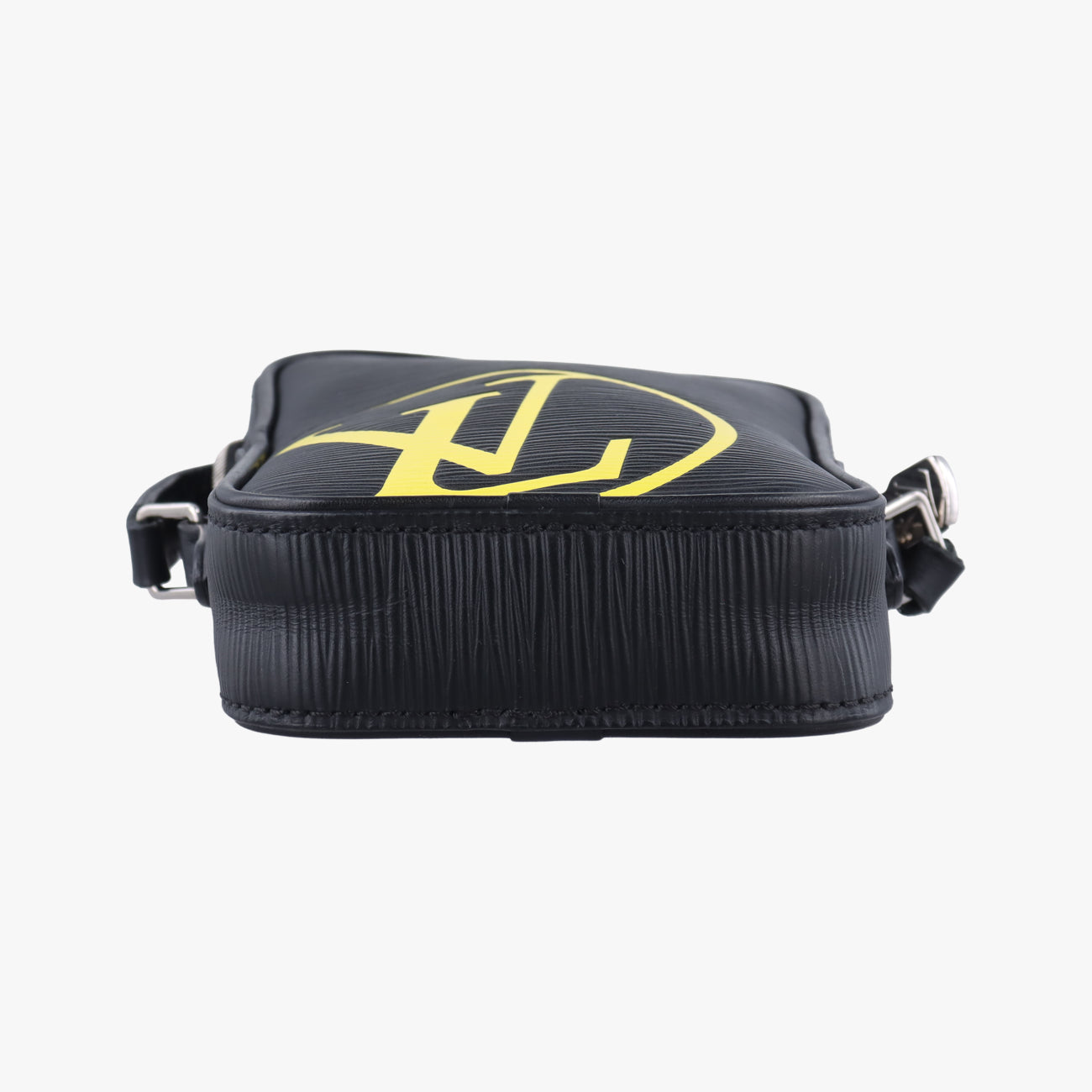 Secondhand Louis Vuitton DANUBE Black epi M55120 shoulderbag | stylenewstar