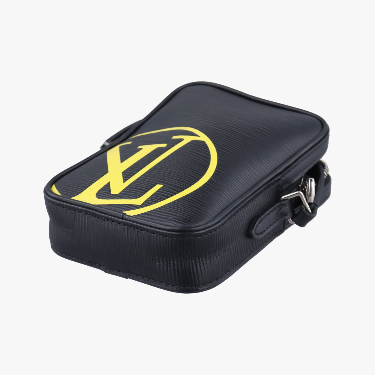 Secondhand Louis Vuitton DANUBE Black epi M55120 shoulderbag | stylenewstar