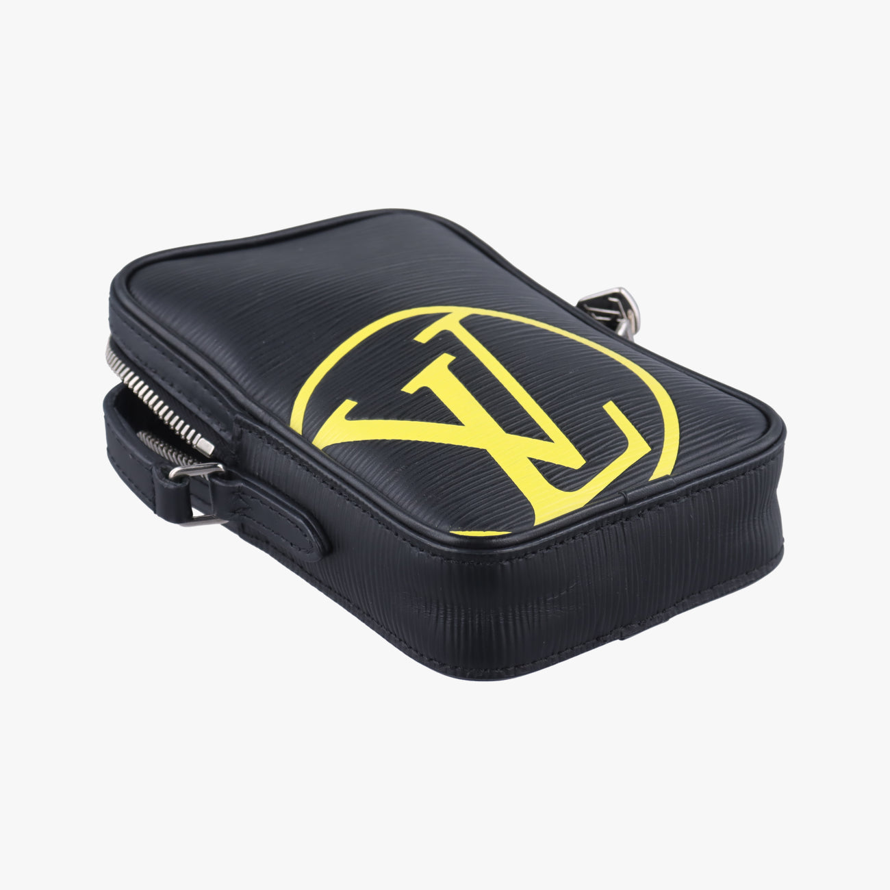 Secondhand Louis Vuitton DANUBE Black epi M55120 shoulderbag | stylenewstar