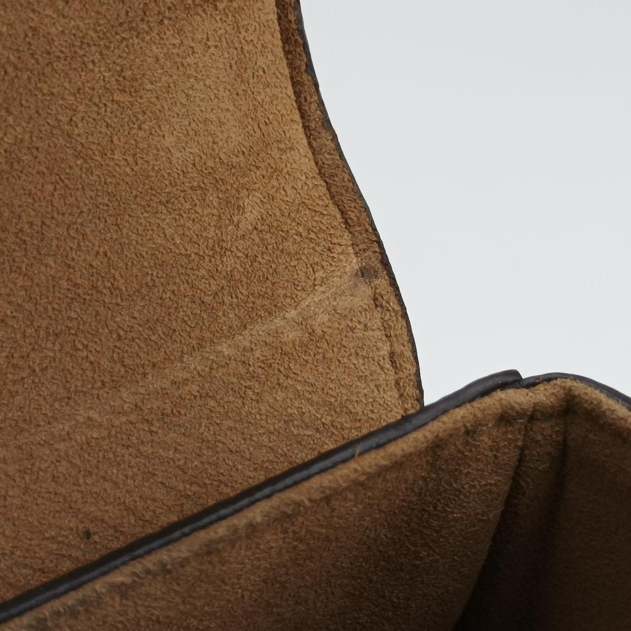 Secondhand Louis Vuitton TwistMM Light gray Epi M21026 shoulderbag | stylenewstar