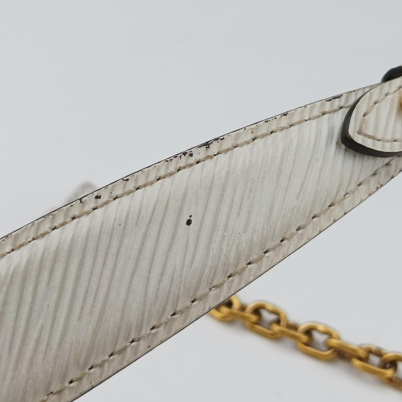 Secondhand Louis Vuitton TwistMM Light gray Epi M21026 shoulderbag | stylenewstar