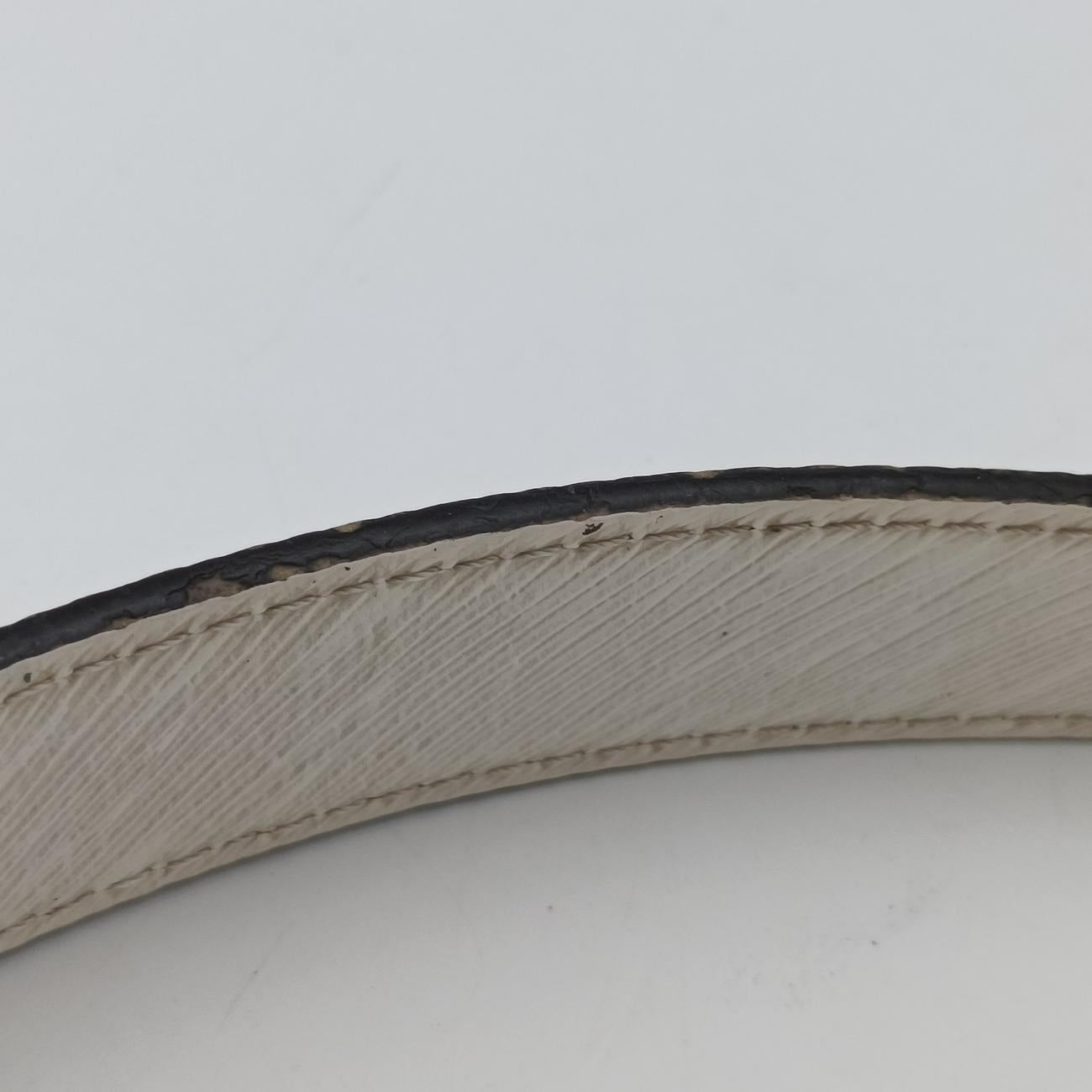 Secondhand Louis Vuitton TwistMM Light gray Epi M21026 shoulderbag | stylenewstar