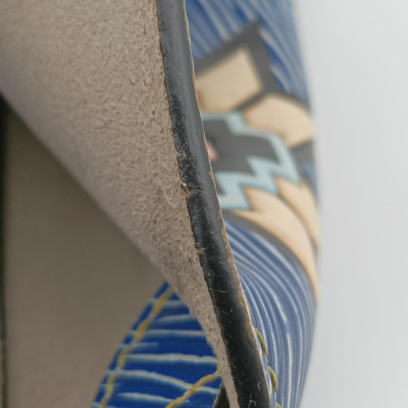 Secondhand Louis Vuitton Twist MM Blue x Multicolor Epi M54865 shoulderbag | stylenewstar