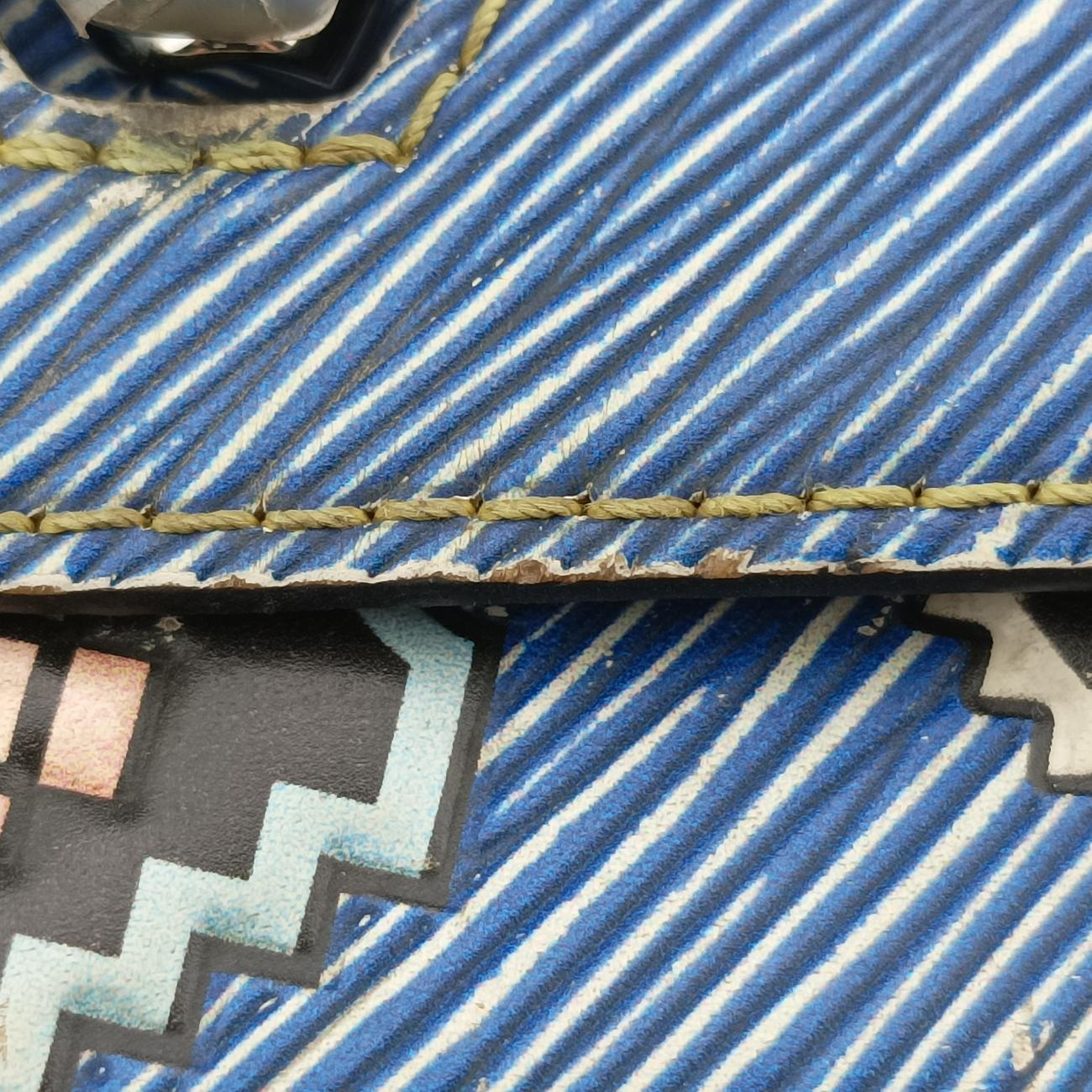 Secondhand Louis Vuitton Twist MM Blue x Multicolor Epi M54865 shoulderbag | stylenewstar