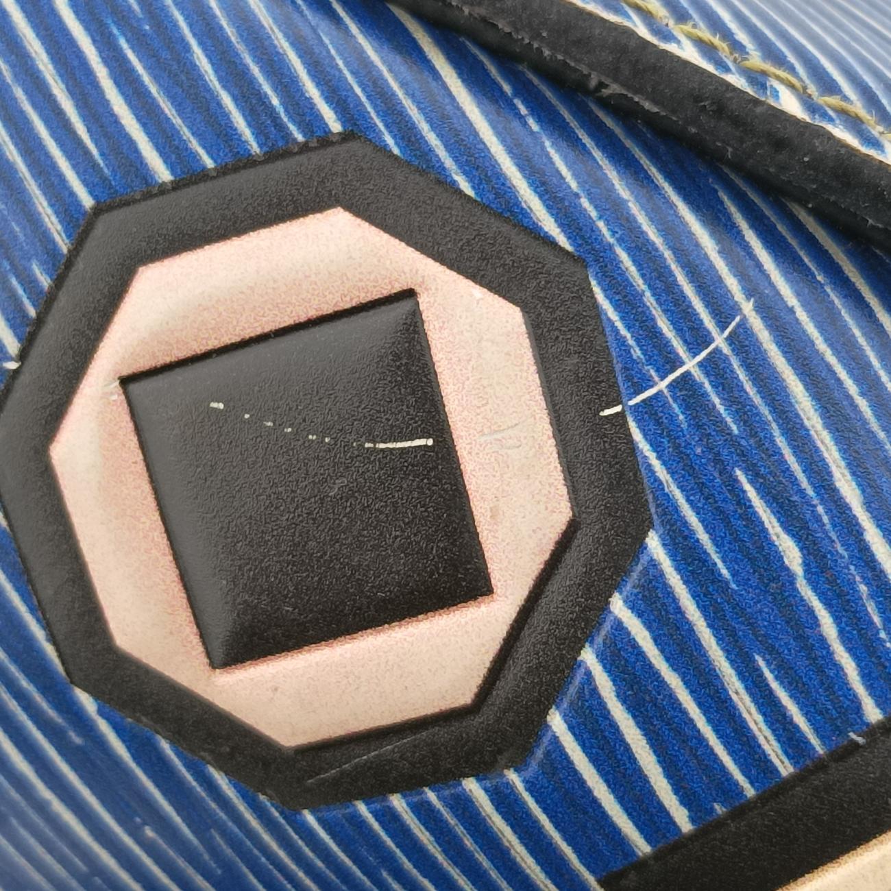 Secondhand Louis Vuitton Twist MM Blue x Multicolor Epi M54865 shoulderbag | stylenewstar