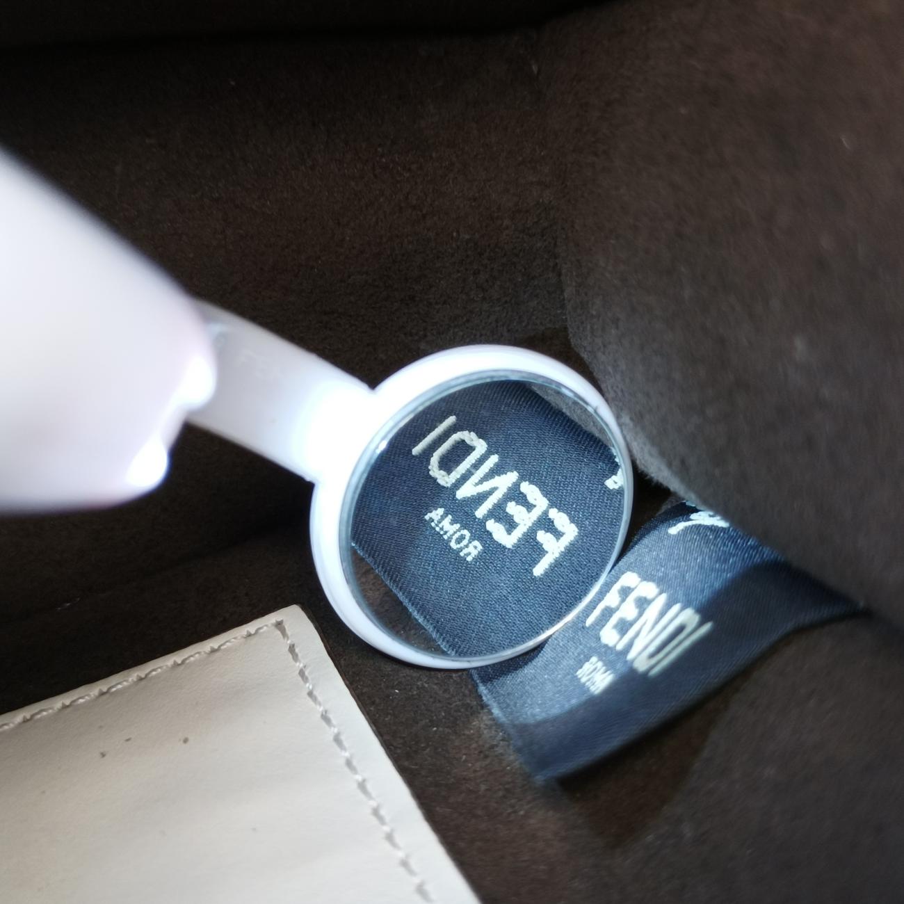 Pre-owned Fendi Fab White Leather 8BT326 shoulderbag | stylenewstar