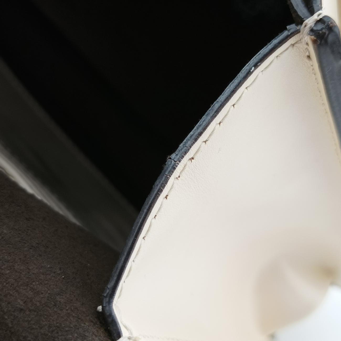 Pre-owned Fendi Fab White Leather 8BT326 shoulderbag | stylenewstar