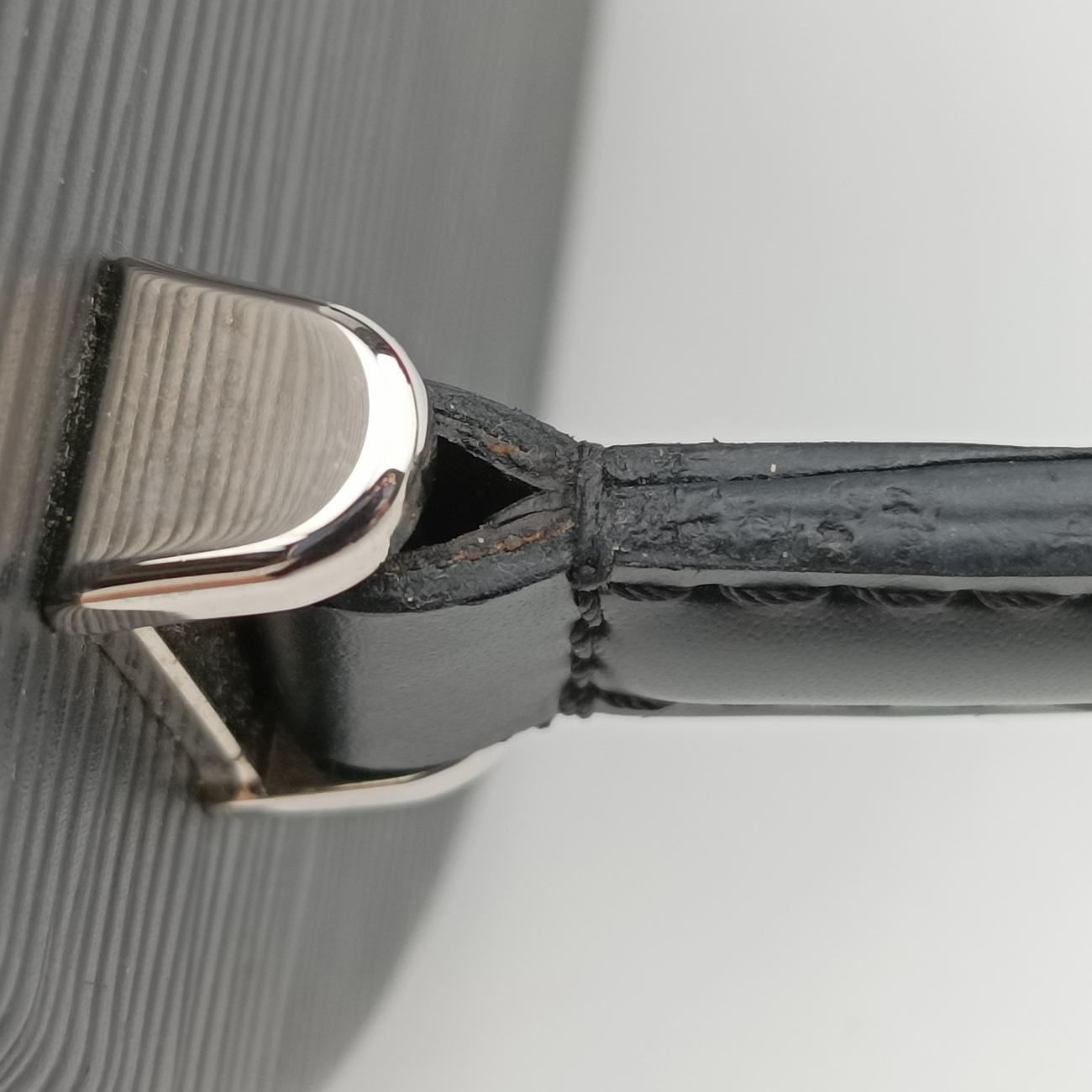 Secondhand Louis Vuitton CANNES Noir Epi M52226 shoulderbag | stylenewstar