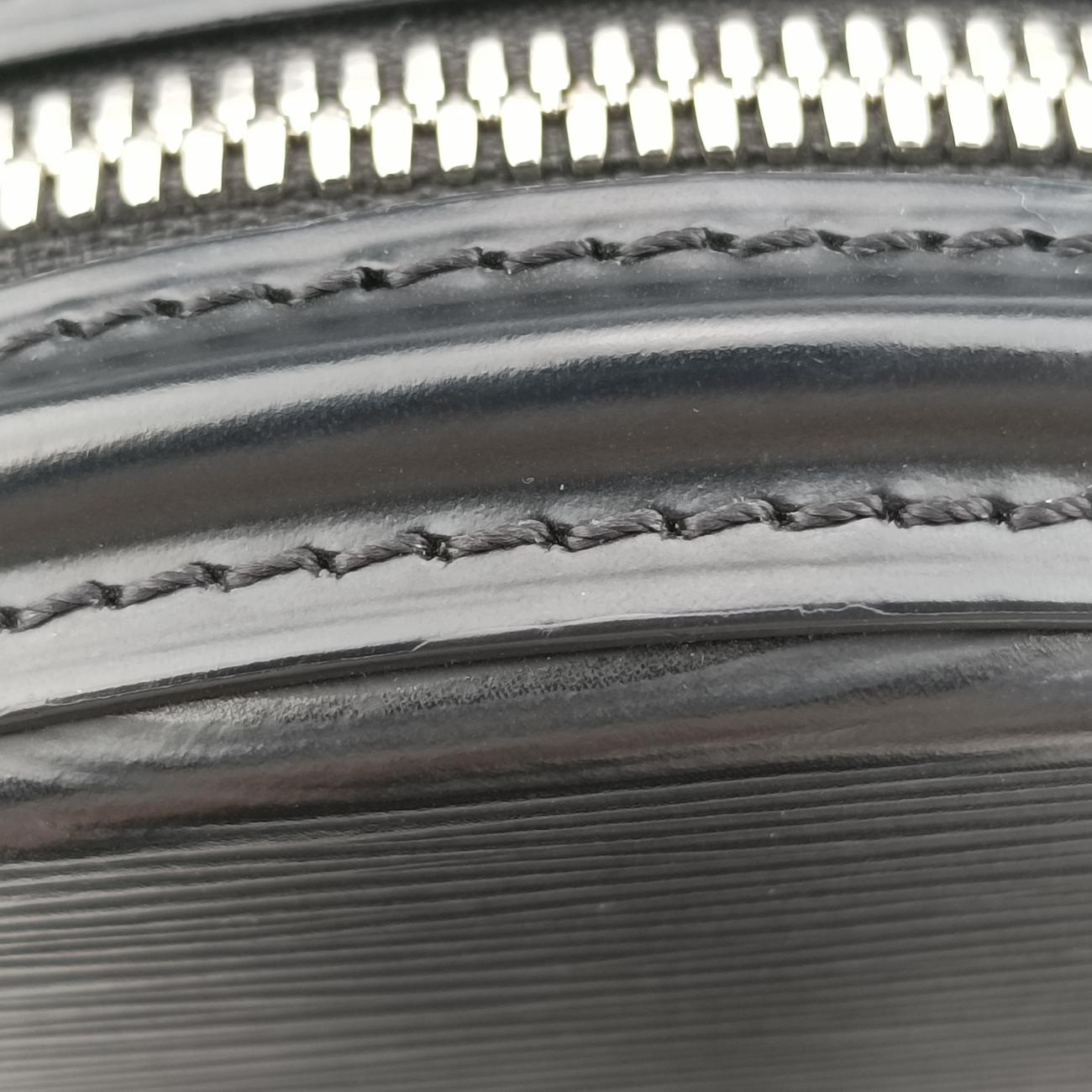 Secondhand Louis Vuitton CANNES Noir Epi M52226 shoulderbag | stylenewstar