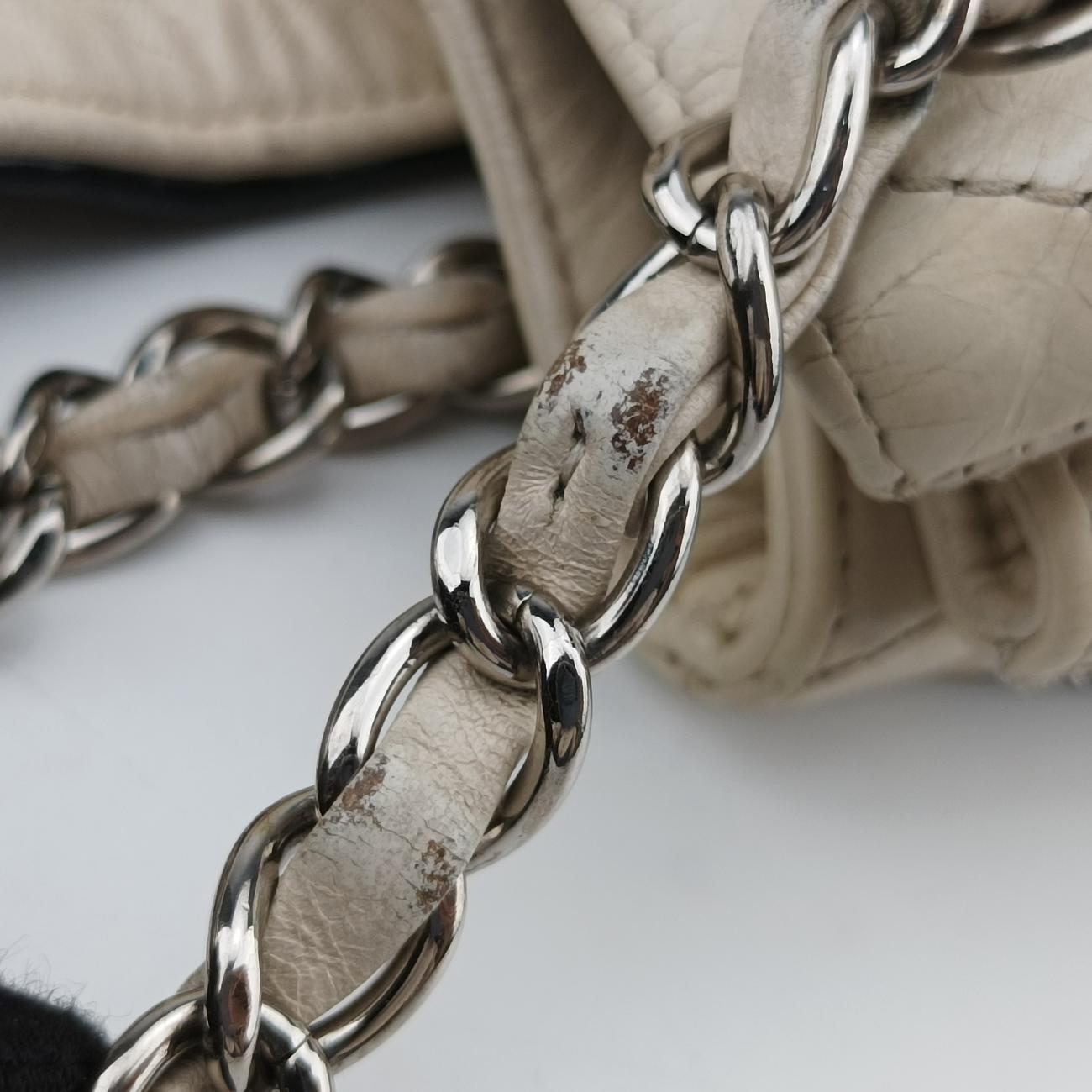 Pre-owned Chanel East West White lambskin A37693 shoulderbag | stylenewstar