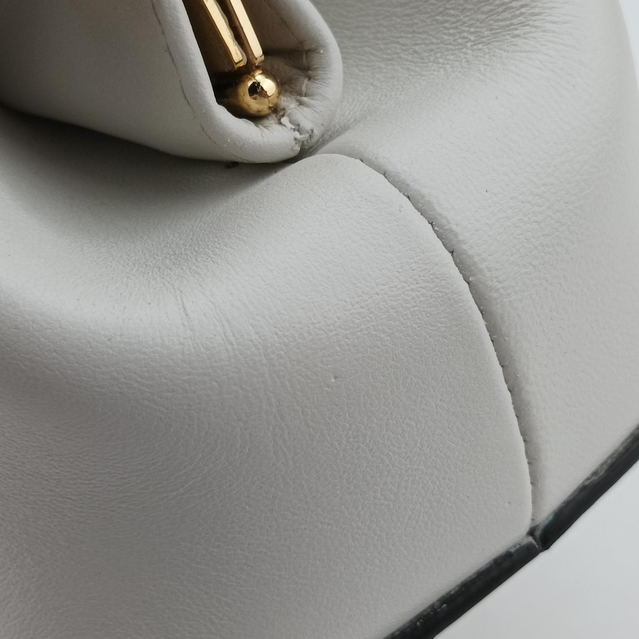 Secondhand Fendi First White Leather 8BP137 shoulderbag | stylenewstar