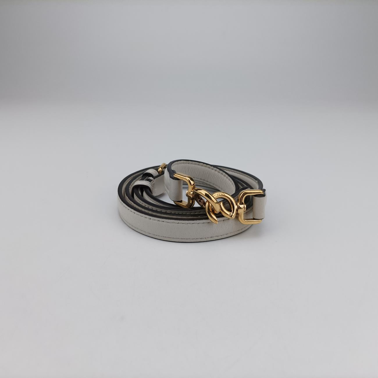 Secondhand Fendi First White Leather 8BP137 shoulderbag | stylenewstar