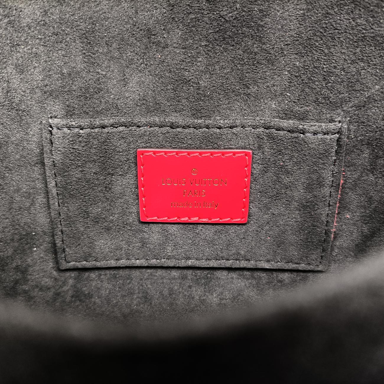 Pre-owned Louis Vuitton DAUPHINE　mini Red Vernis M90499 shoulderbag | stylenewstar