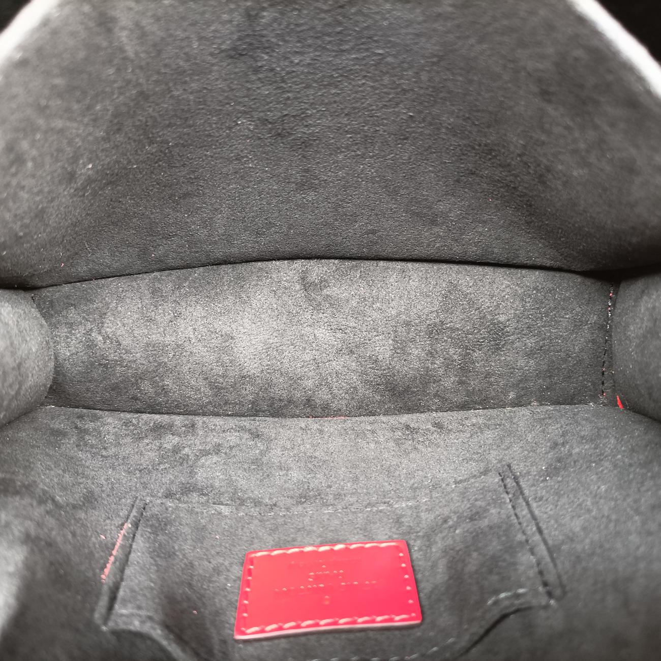 Pre-owned Louis Vuitton DAUPHINE　mini Red Vernis M90499 shoulderbag | stylenewstar