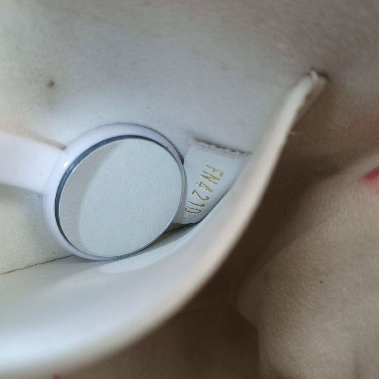 Pre-owned Louis Vuitton New Wave Multi-Pochette SNOW Leather Ｍ56466 shoulderbag | stylenewstar