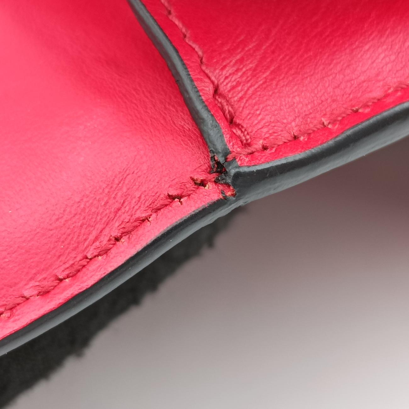 Vintage Prada Cahier Red x Black Leather 1BD045 shoulderbag | stylenewstar