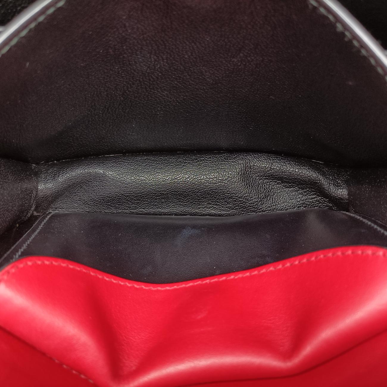 Vintage Prada Cahier Red x Black Leather 1BD045 shoulderbag | stylenewstar