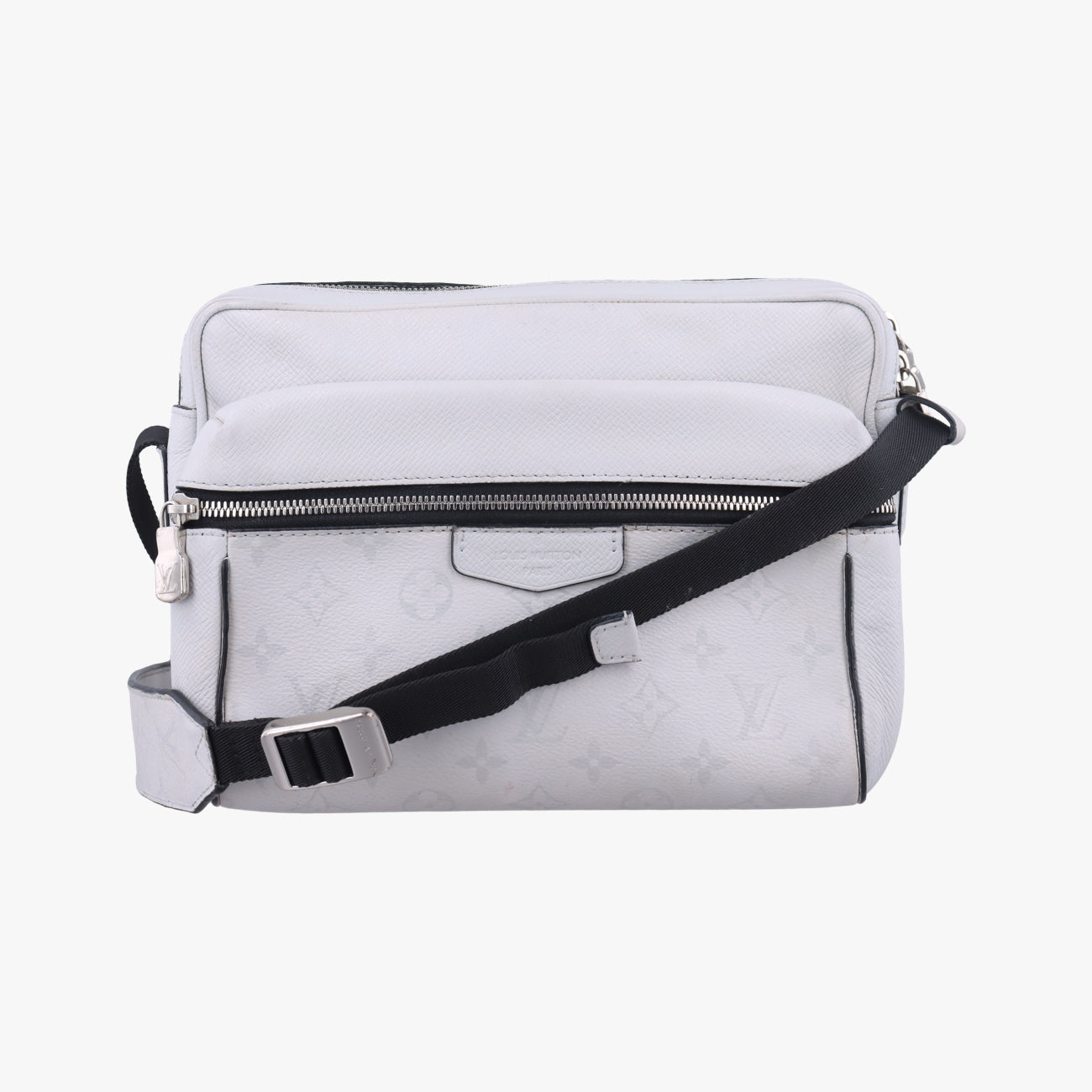 Pre-owned Louis Vuitton Outdoor Messenger PM Antarctica Taiga M30243 shoulderbag | stylenewstar