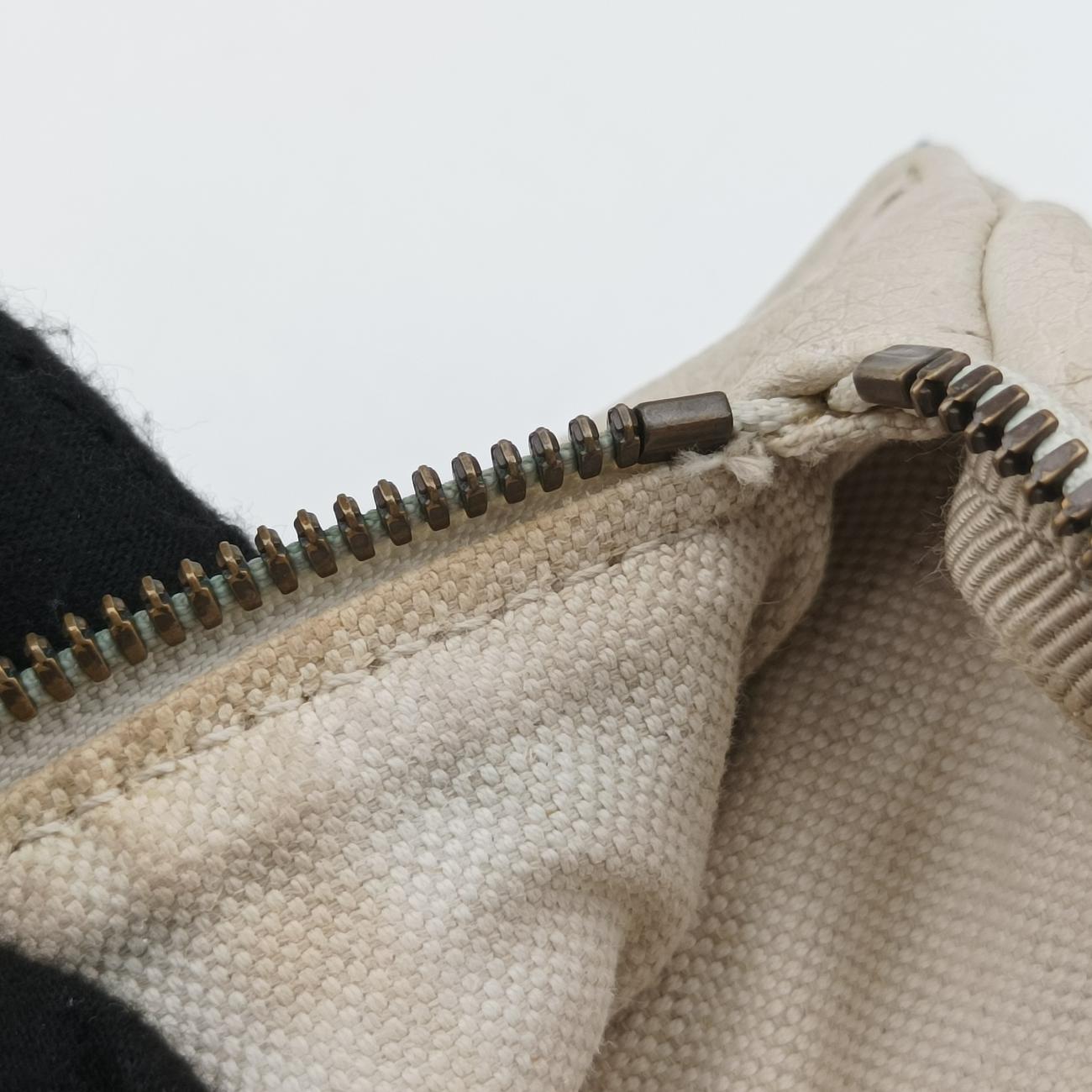 Pre-owned Gucci Gucci print White x Multicolor Leather 527792 bum bag/waist bag | stylenewstar