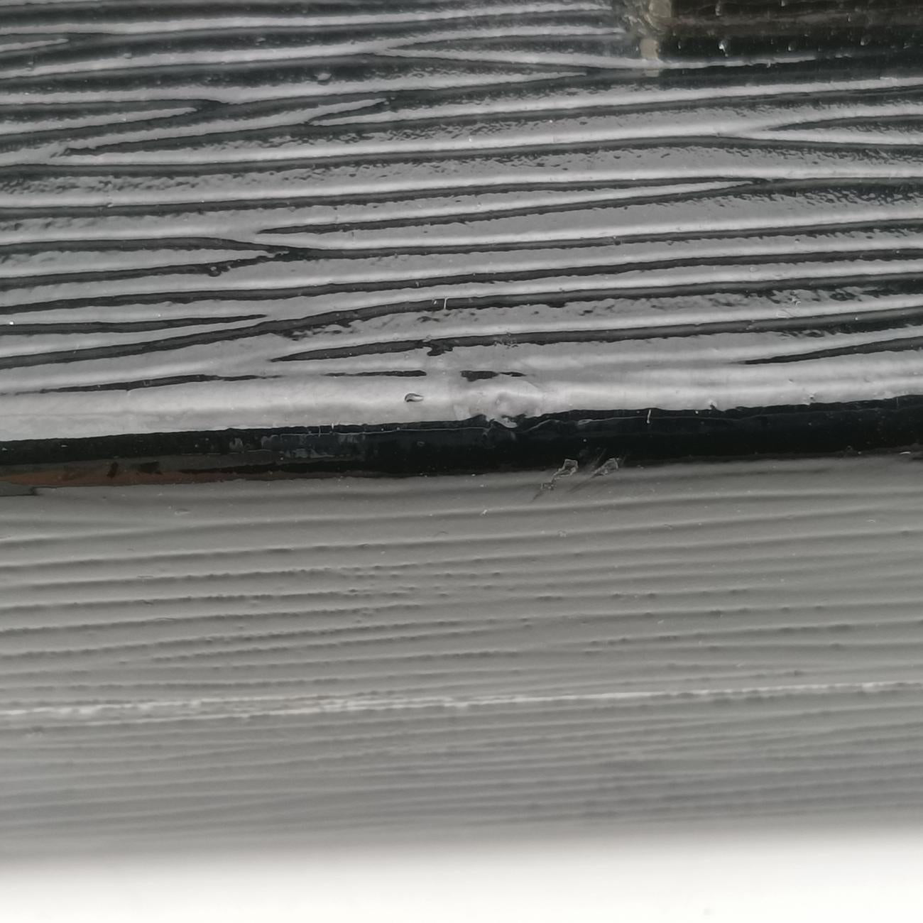 Pre-owned Louis Vuitton Petite Malle Noir Epi M5001N shoulderbag | stylenewstar