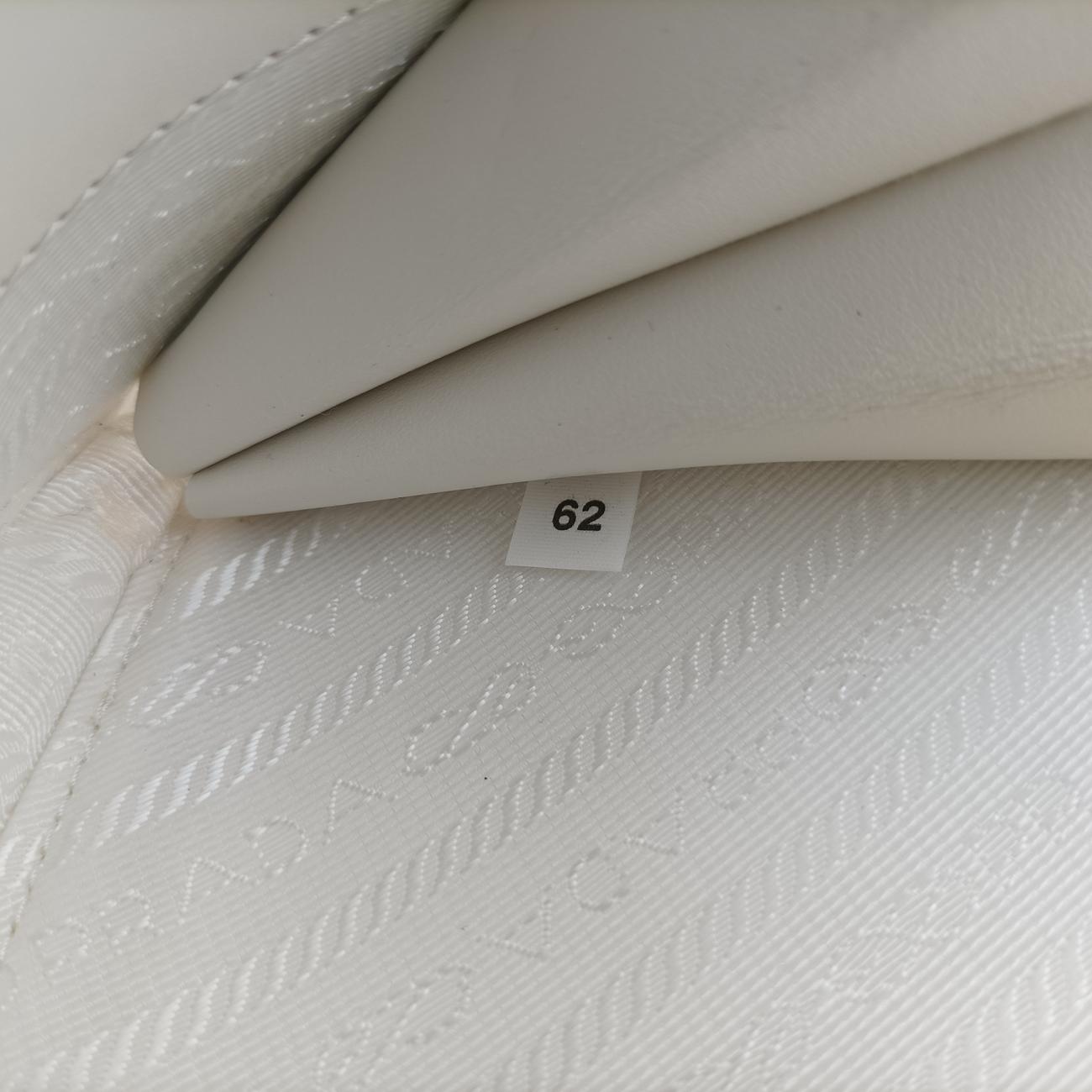 Pre-owned Prada Triangle Logo White Straw  shoulderbag | stylenewstar