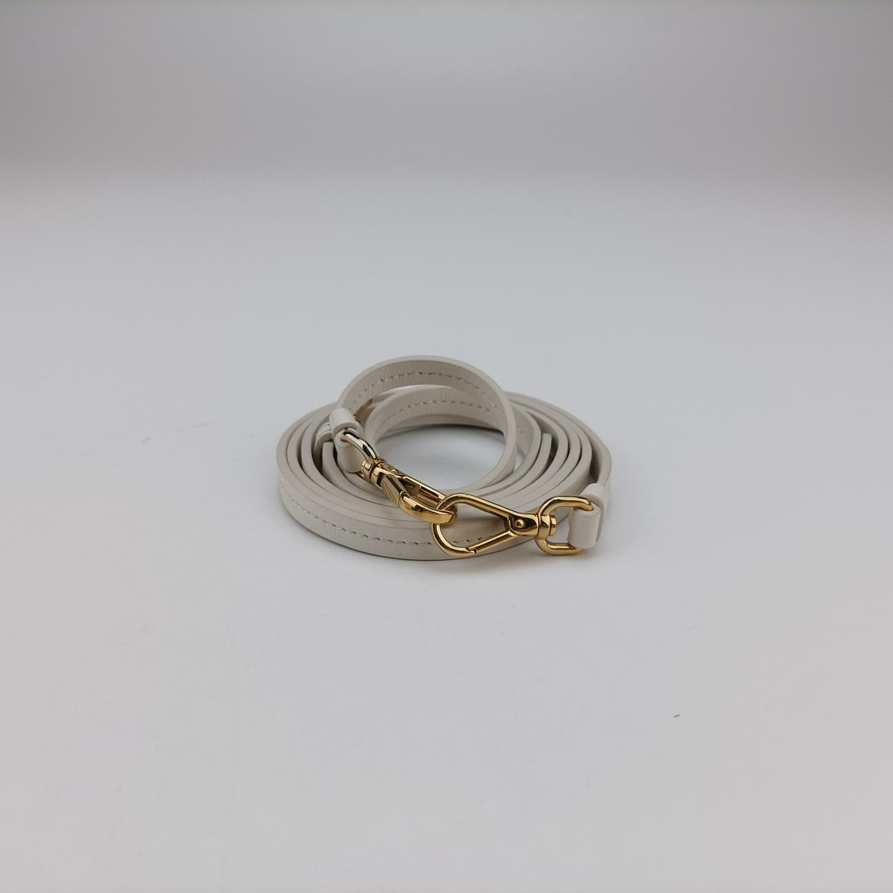 Pre-owned Prada Triangle Logo White Straw  shoulderbag | stylenewstar