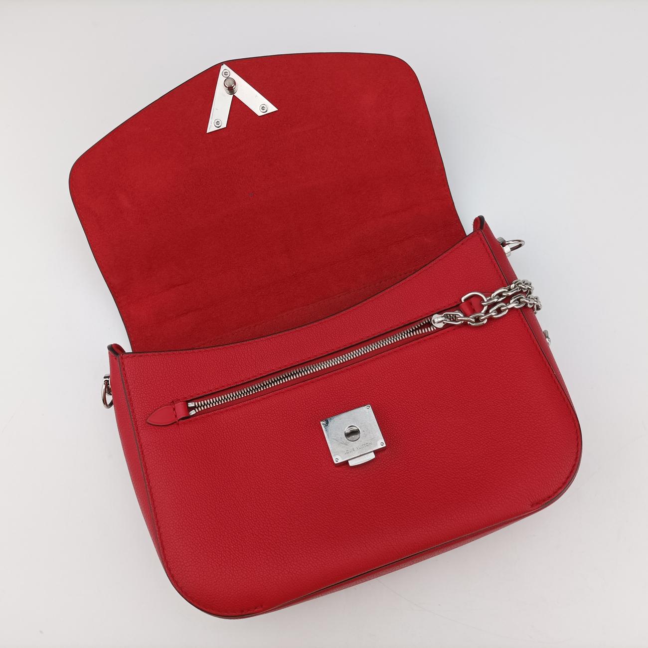 Pre-owned Louis Vuitton Very Chain Bag Ruby leather M44285 shoulderbag | stylenewstar