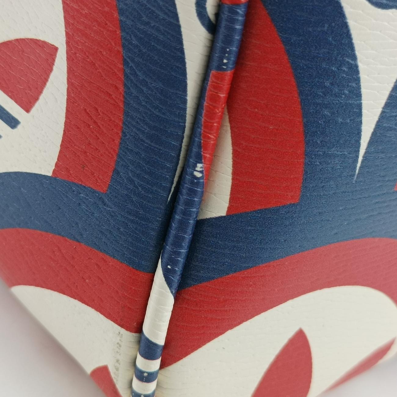 Pre-owned Gucci adidas collaboration mini duffel White x Red x Blue Leather 702397 shoulderbag | stylenewstar