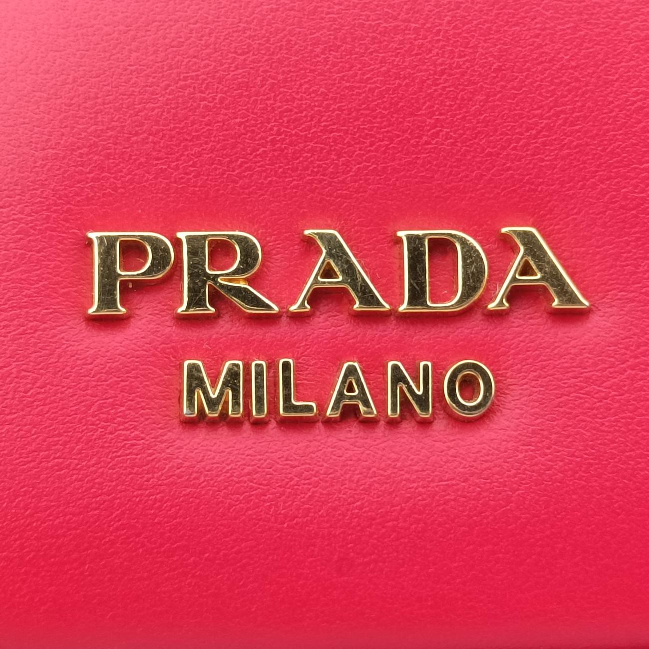 Vintage Prada Pioneer Red Leather 1BD239 shoulderbag | stylenewstar