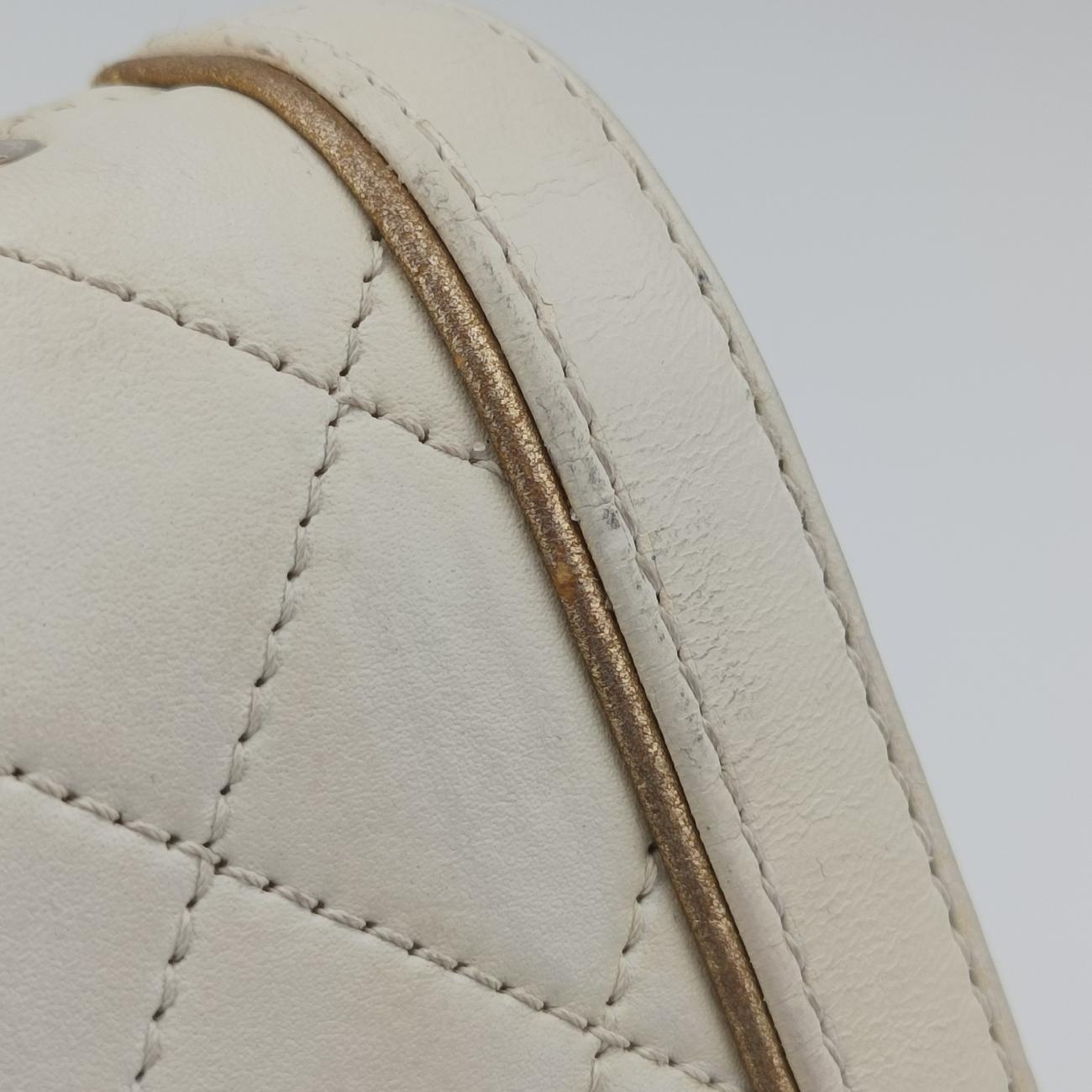 Pre-owned Chanel Timeless/Classique　Matelasse Coco Flap White Leather A91837 shoulderbag | stylenewstar