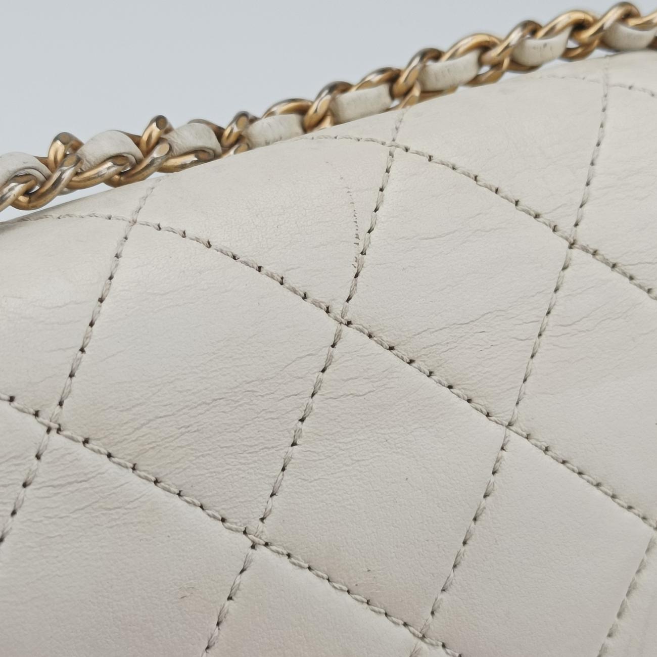 Pre-owned Chanel Timeless/Classique　Matelasse Coco Flap White Leather A91837 shoulderbag | stylenewstar