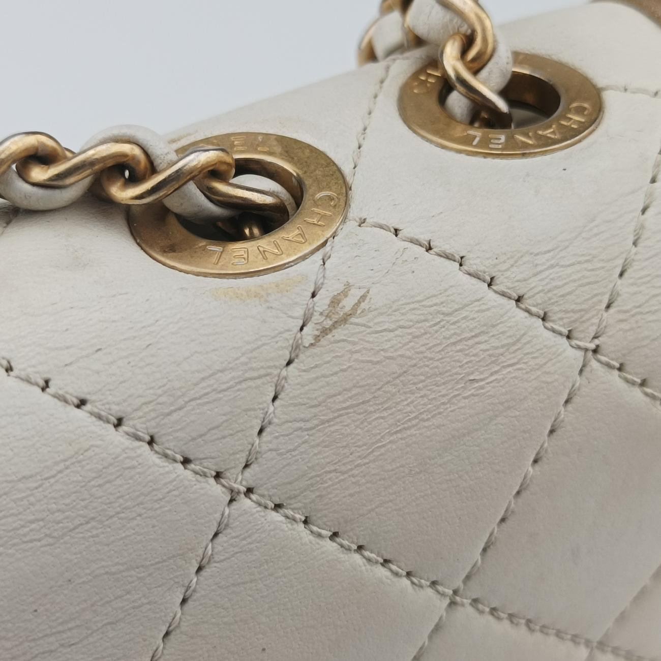 Pre-owned Chanel Timeless/Classique　Matelasse Coco Flap White Leather A91837 shoulderbag | stylenewstar