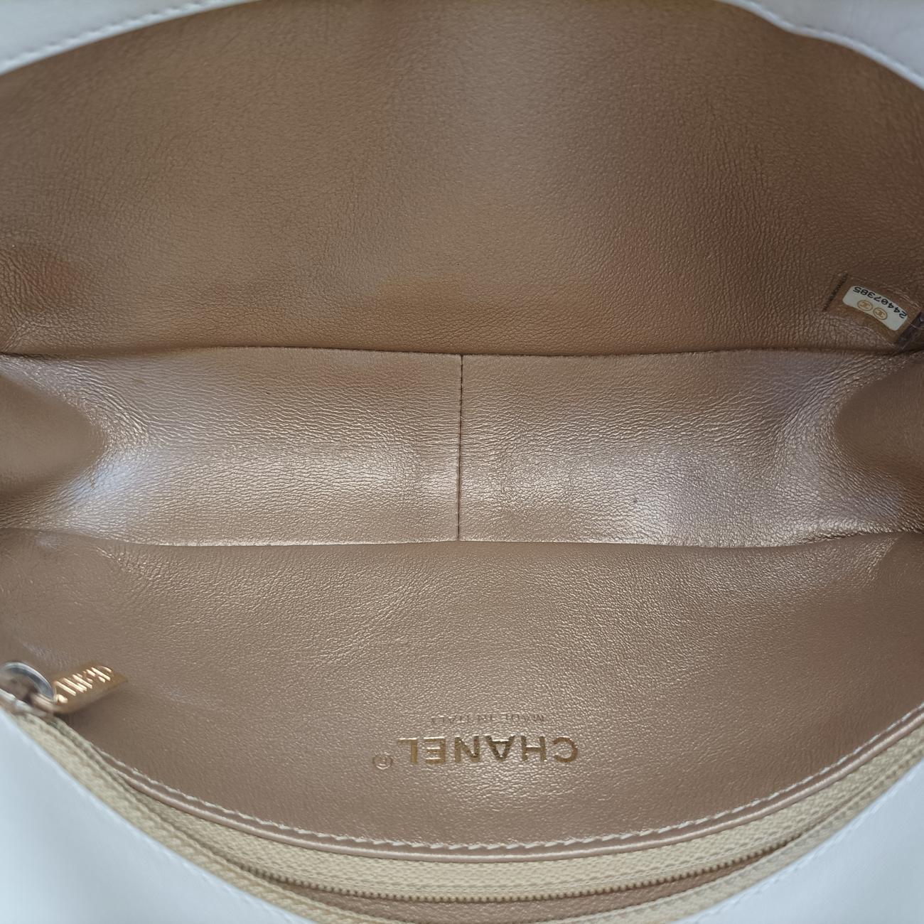 Pre-owned Chanel Timeless/Classique　Matelasse Coco Flap White Leather A91837 shoulderbag | stylenewstar