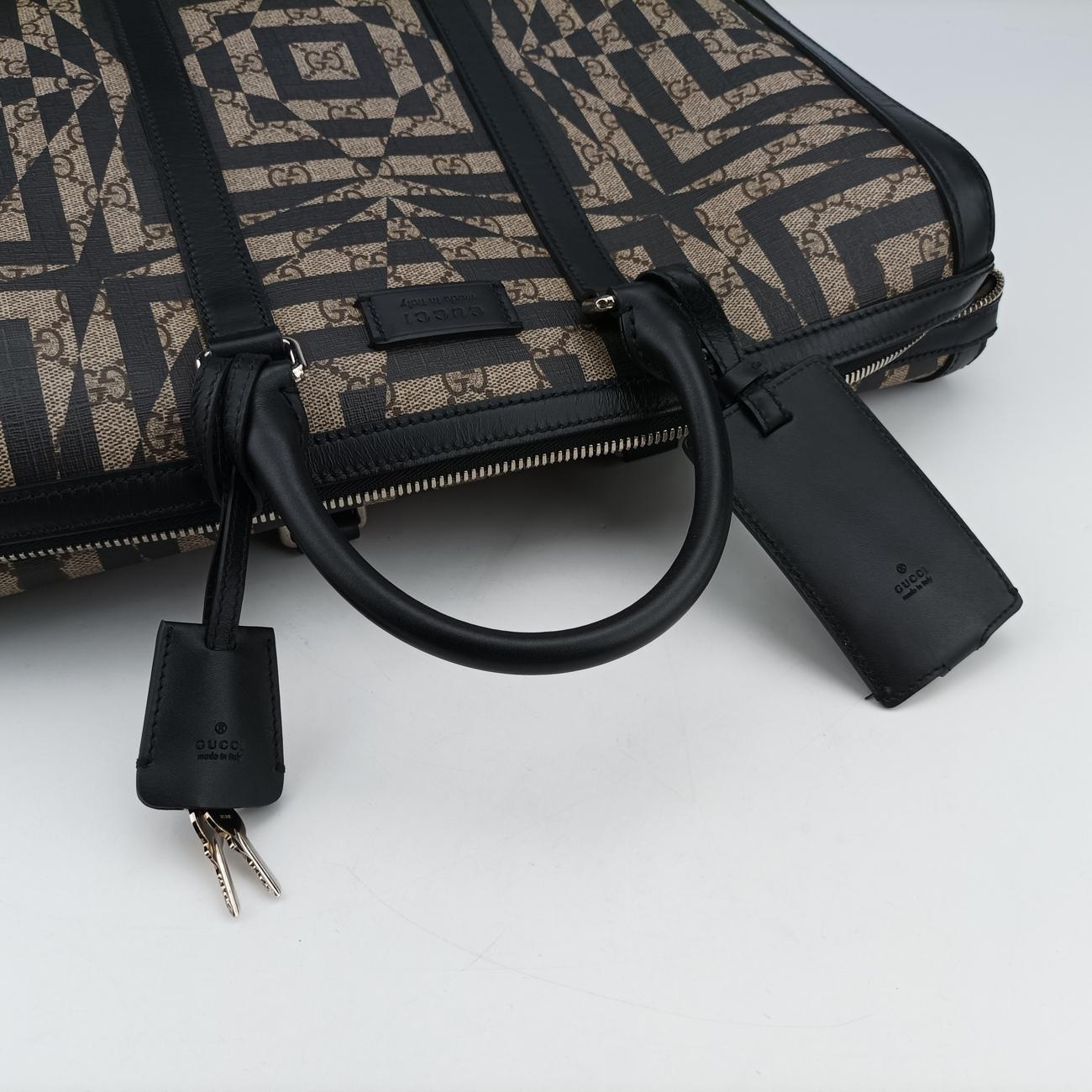 Pre-owned Gucci KALEIDO beige×black PVC coated canvas 406384 handbag | stylenewstar