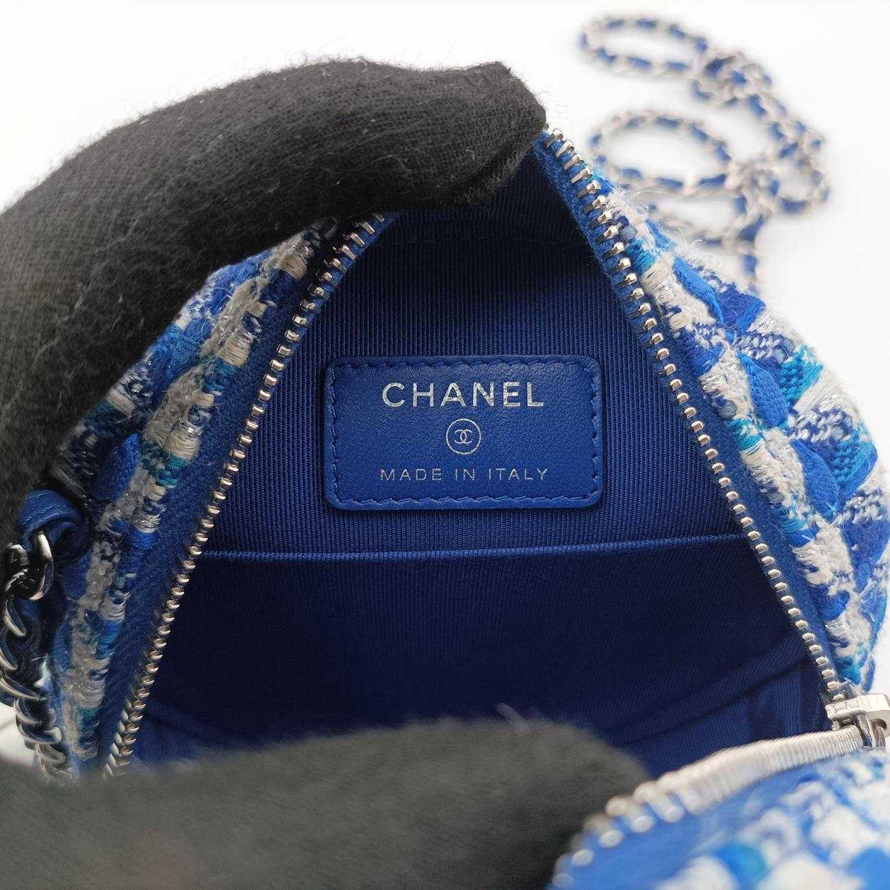 Pre-owned Chanel Matelasse Round Blue woolen A70657 shoulderbag | stylenewstar